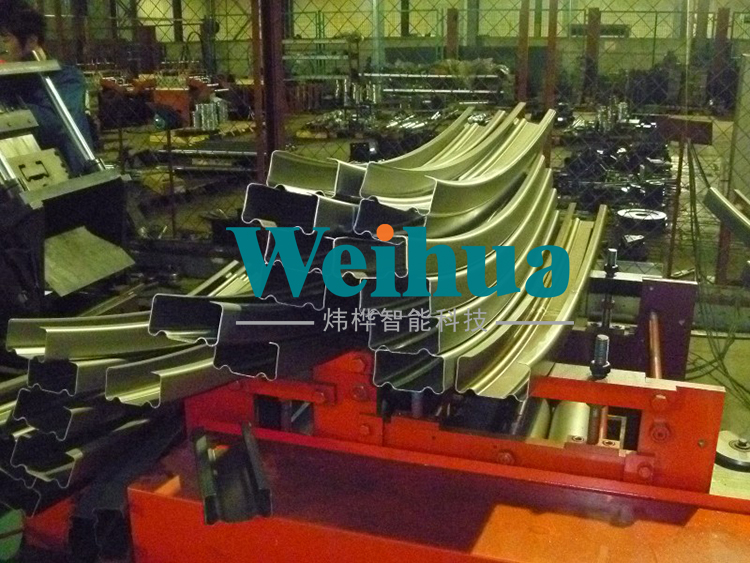 汽車(chē)防撞梁自動(dòng)成型機(jī)