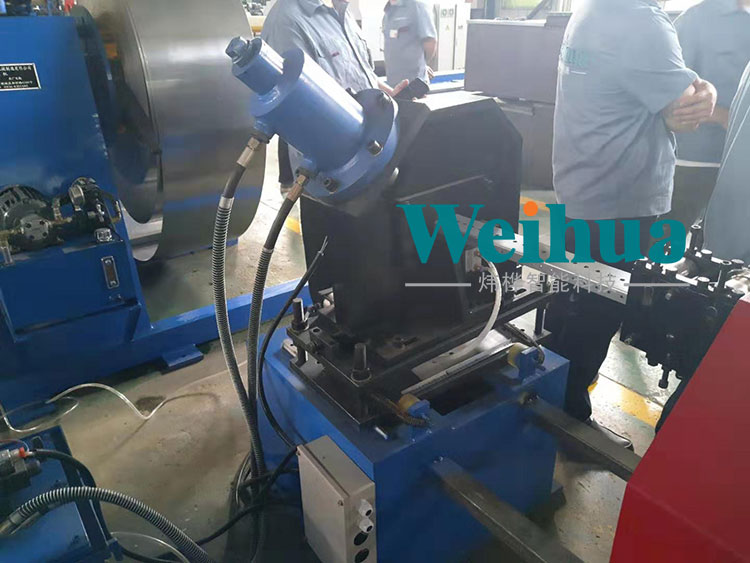 C型鋼自動生產(chǎn)設備