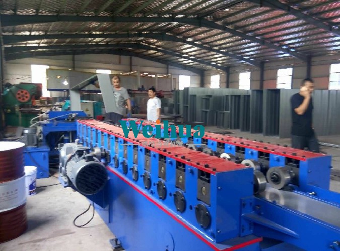 掛墻式消火栓箱自動(dòng)生產(chǎn)線 mmexport1500359036930.jpg