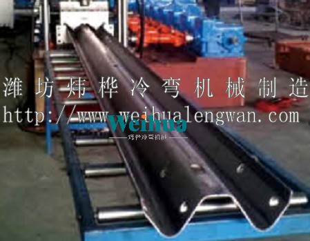 公路護欄板生產(chǎn)設(shè)備生產(chǎn)線 圖片98 - 副本.jpg